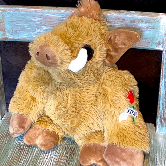 DanDee Warthog Plush 2018 XOXO Tattoo Tan Stuffed Animal Boar Valentine Wild Pig - Picture 1 of 5